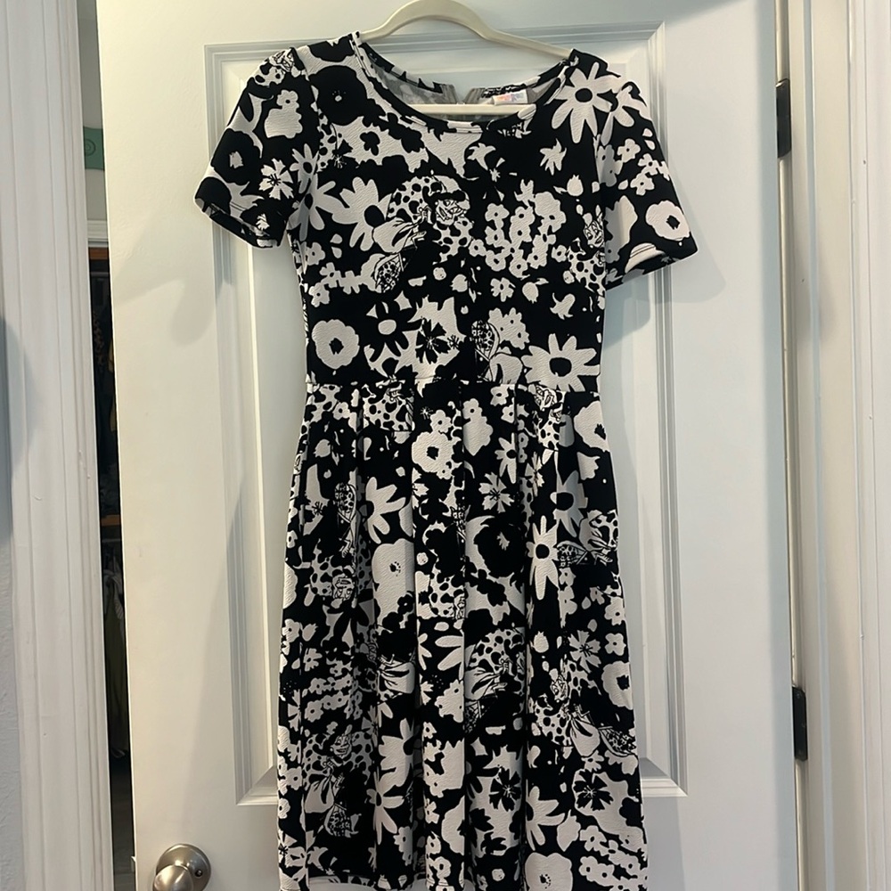 Excellent used condition Disney LuLaRoe Cruella Deville Dress.